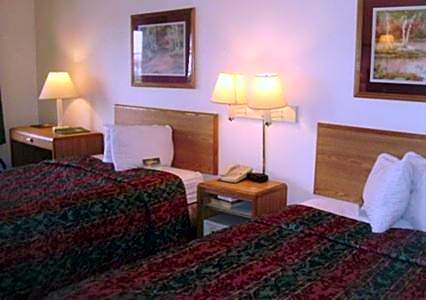Econo Lodge Inn & Suites Jackson Northwest