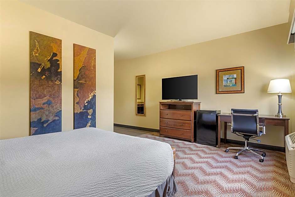 Best Western Plus Cimarron Hotel & Suites