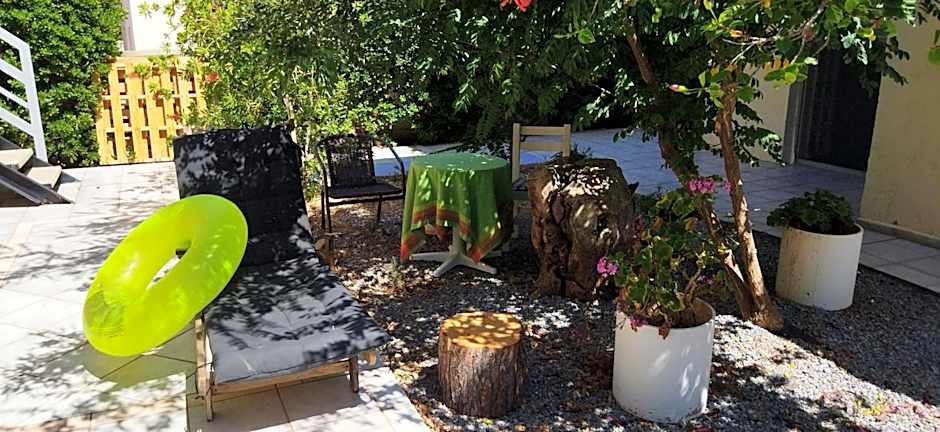 Cleo Rooms 250m from the beach