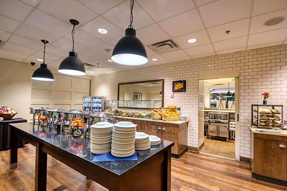 Holiday Inn & Suites Atlanta Airport North By IHG