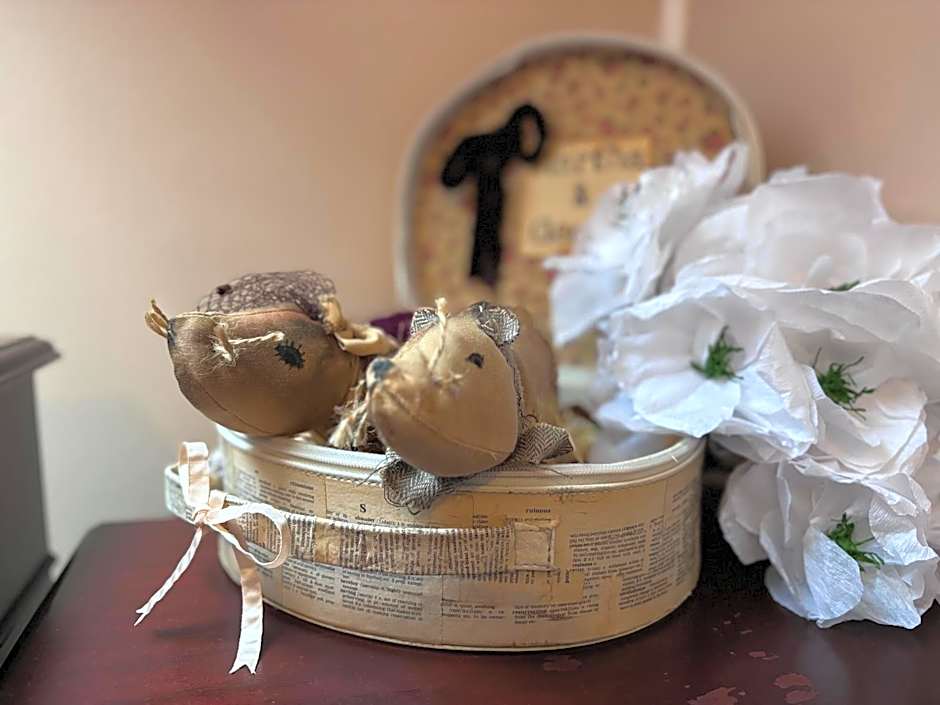 Rabbit's Loft - 2 Bedrooms, Theme Room, Free Parking