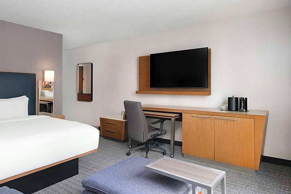 Courtyard by Marriott Charlotte City Center