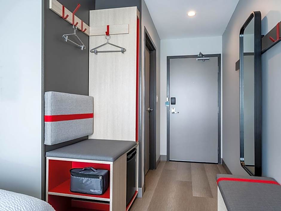 avid hotels - Toronto - Vaughan Southwest By IHG