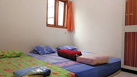Standard Double Room with Shared Bathroom