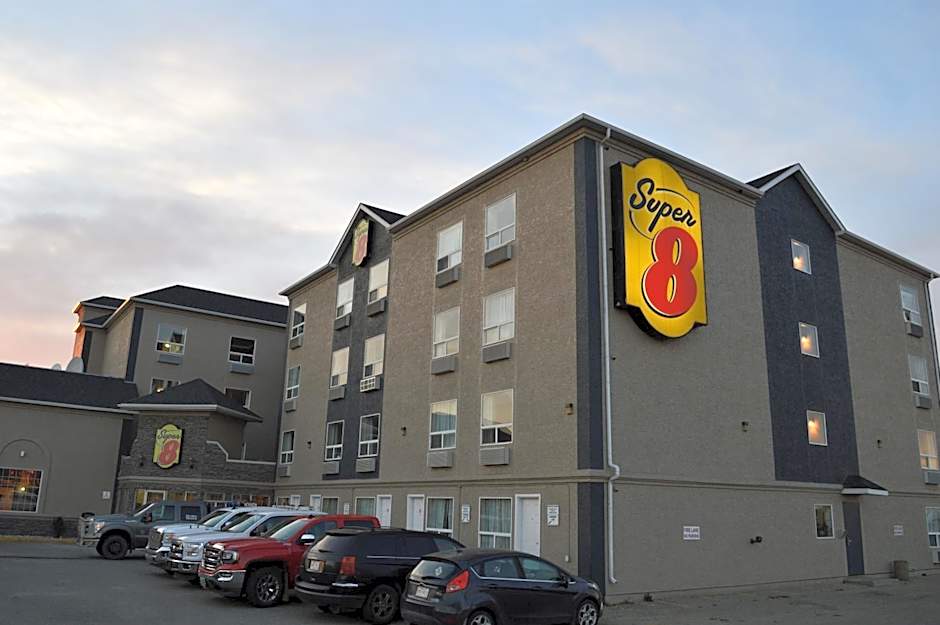 Super 8 by Wyndham Grande Prairie