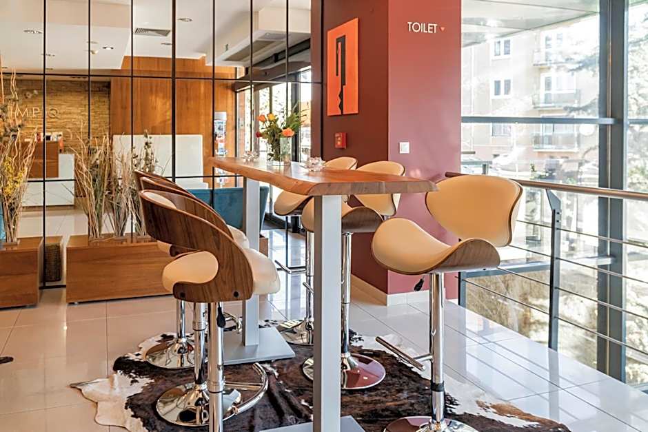 IMPIQ Hotel