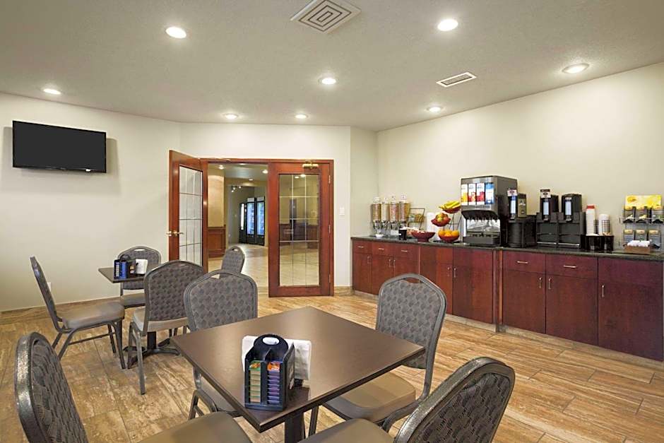 Ramada by Wyndham Edson