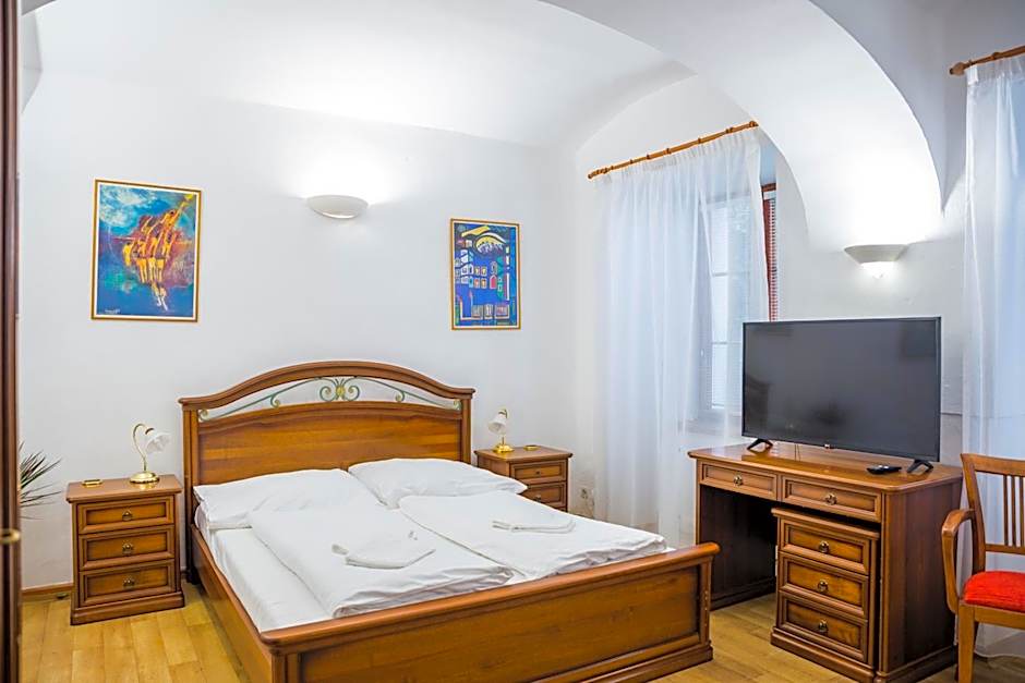 Hostel Little Quarter