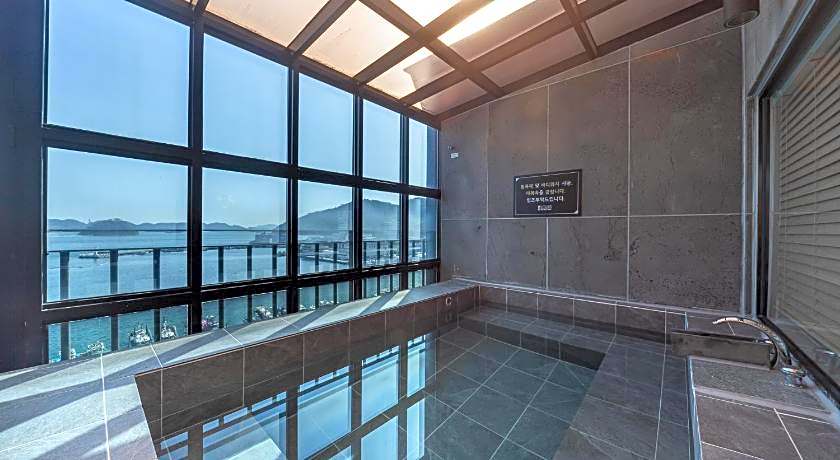 Louis Boutique Hotel