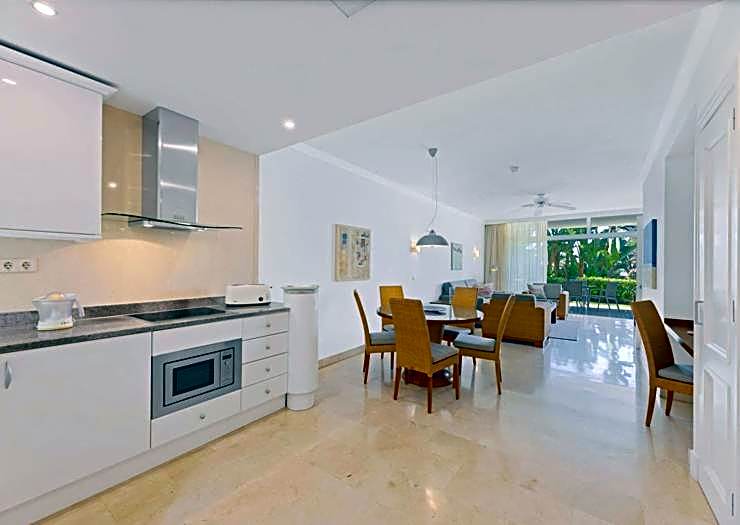 Photo 1 of 80 of Deluxe 1 Bedroom Apartment, Ocean View