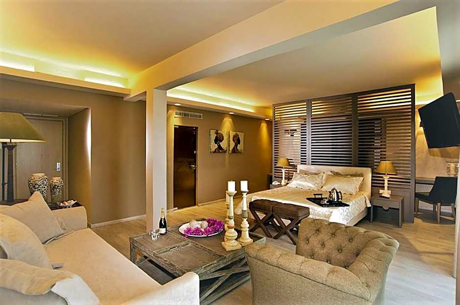 Photo 1 of 6 of Executive Suite