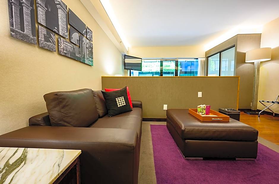 Las Suites Campos Eliseos