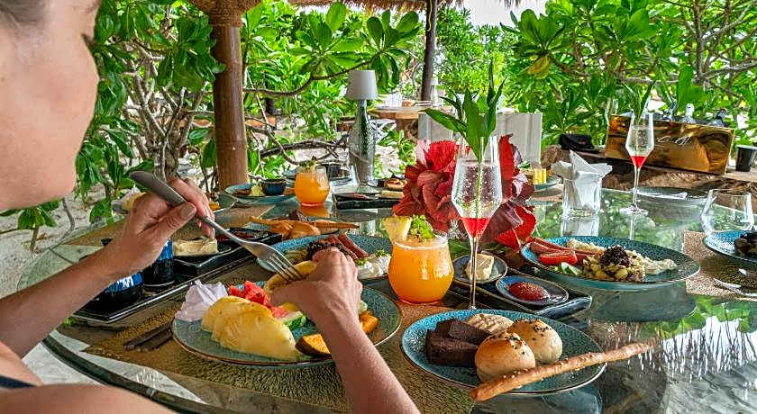 SENSATIONS Eco-Chic Hotel