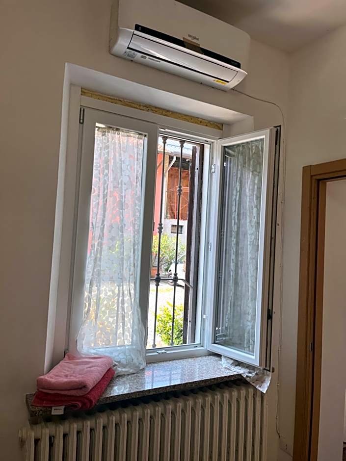 Room Saronno + B&B