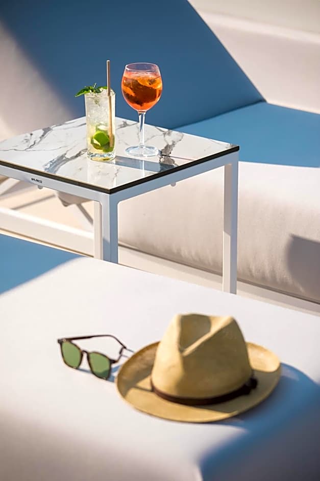 Alboro seaside suites