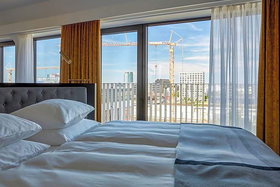 Roomers Munich, Autograph Collection by Marriott