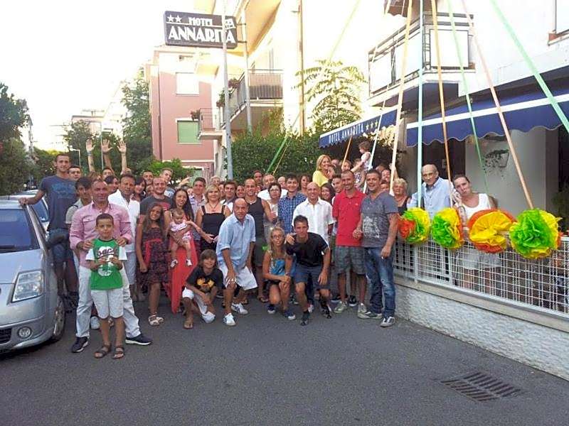 Hotel Annarita-mezza pensione plus- spiaggia inclusa