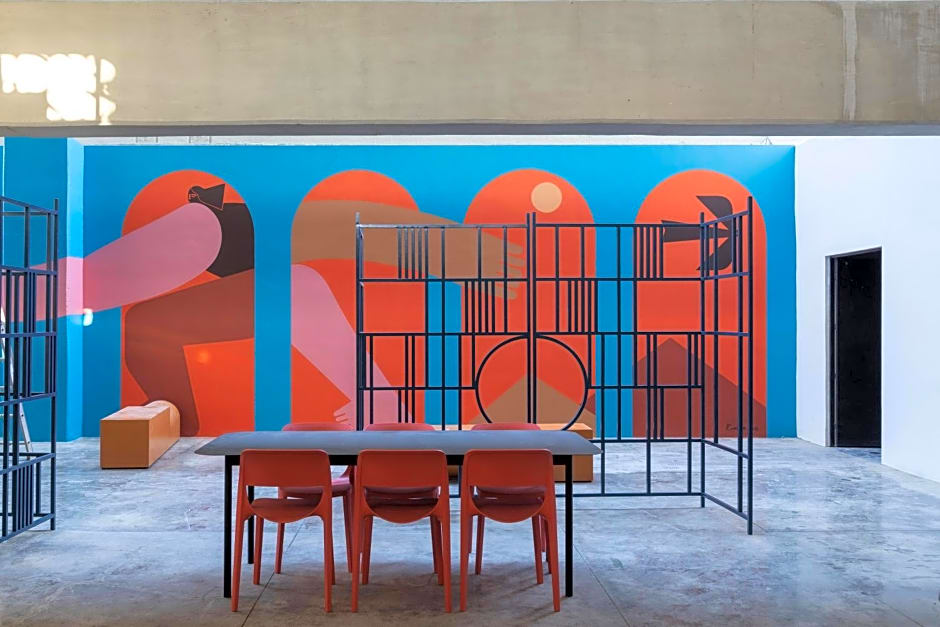 Loft In The Heart Of Americana, Have An Artsy Stay
