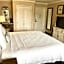 Sand Pebbles Inn