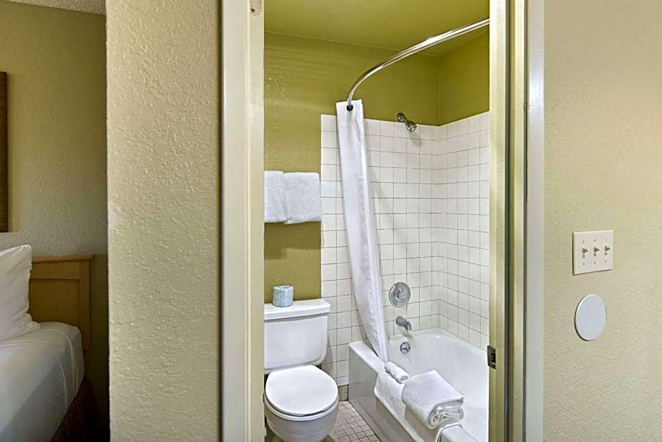 Oxnard Inn Lancaster