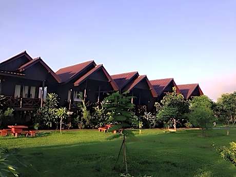 Cliff View Riverside Resort