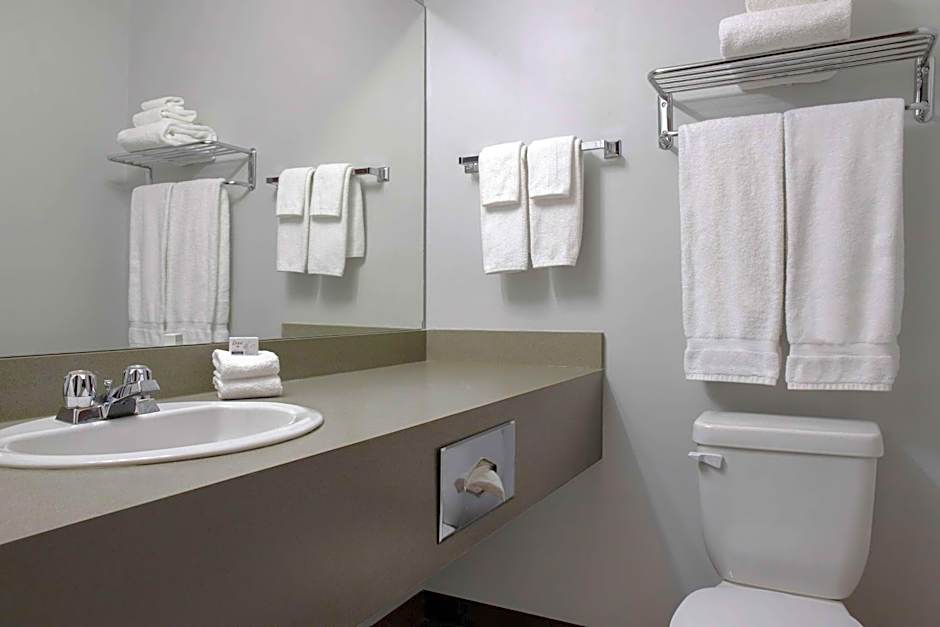 Days Inn by Wyndham Whitecourt