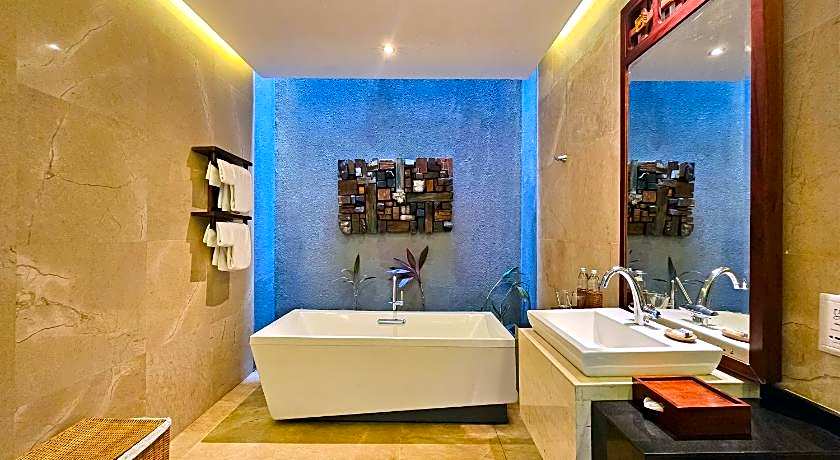 Seminyak Icon - by Karaniya Experience