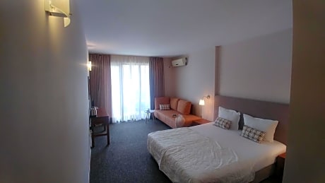 Triple Room with Terrace