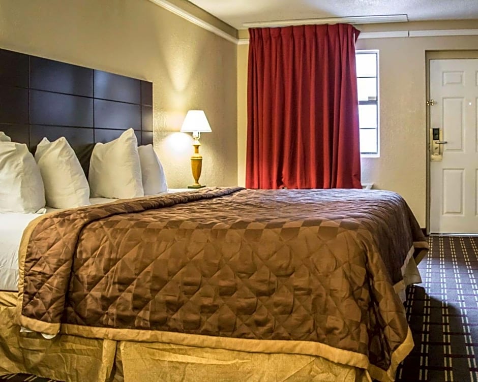 Rodeway Inn Near Ybor City - Casino
