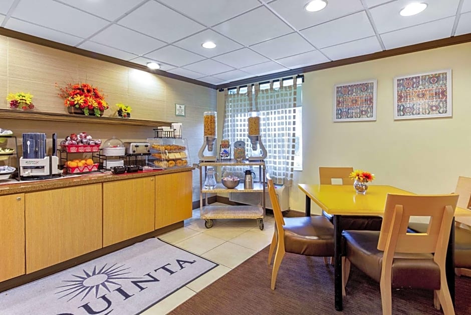 La Quinta Inn & Suites by Wyndham Miami Cutler Bay