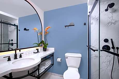 12Grand King Balcony