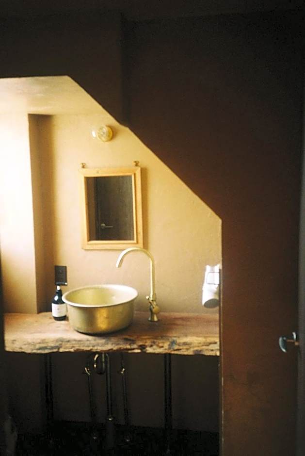 ゲストハウスよるよなか