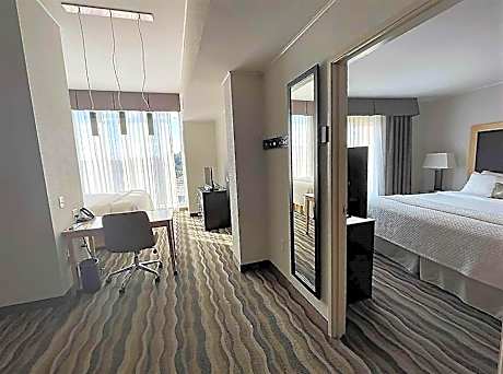 2 King Beds Two-Bedroom Suite Non-Smoking