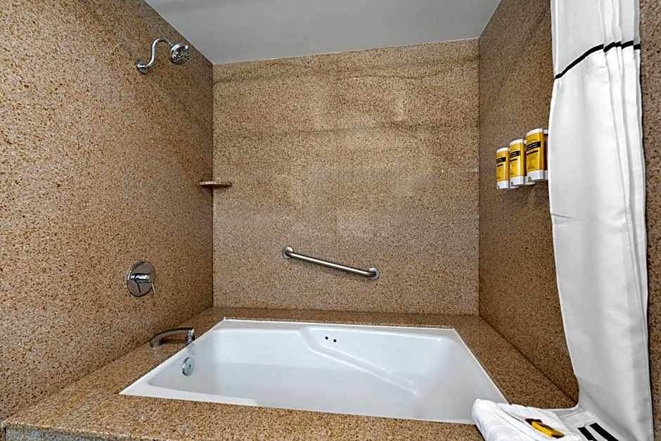 Best Western Plus Newport Mesa Inn