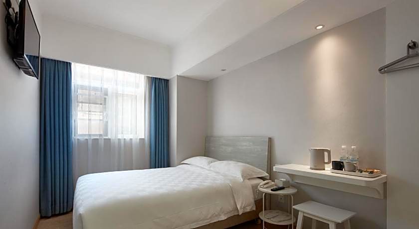 Ole Tai Sam Un Hotel