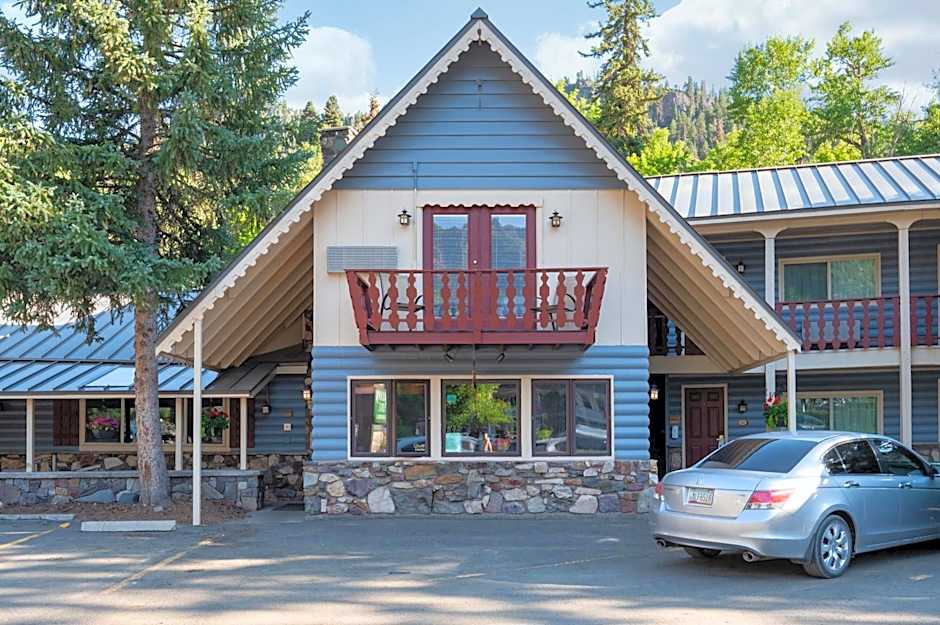 Box Canyon Lodge and Hot Springs