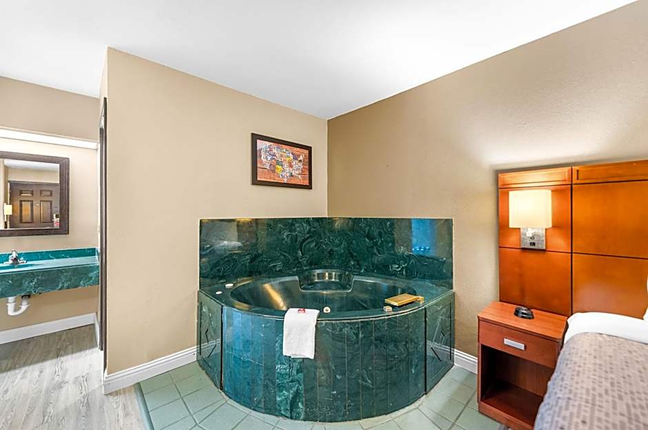 Econo Lodge Texarkana I-30