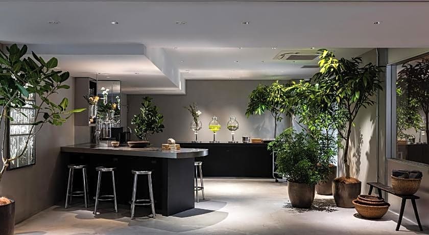 RAKURO Kyoto by THE SHARE HOTELS
