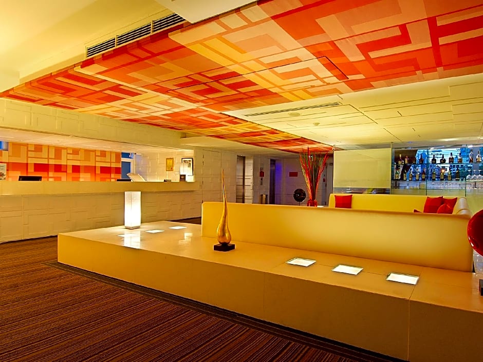 Le Fenix Sukhumvit (SHA Extra Plus)