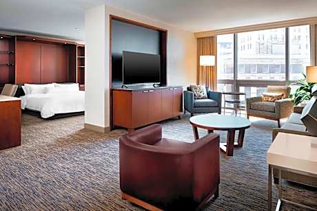 Ohio, Suite, 1 King Murphy, Fountain Square view
