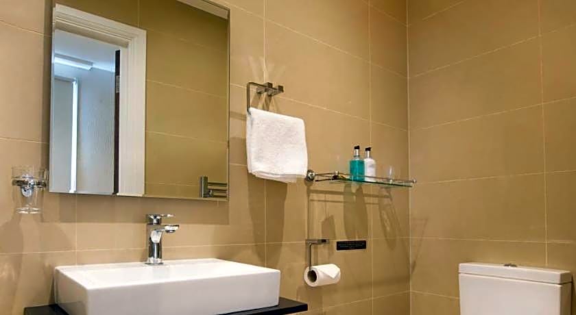 OYO Townhouse 30 Sussex Hotel