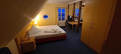 Double or Twin Room with Bathroom