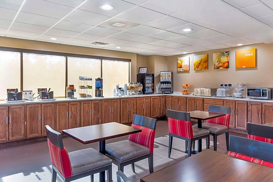 Comfort Suites Wilson - I - 95