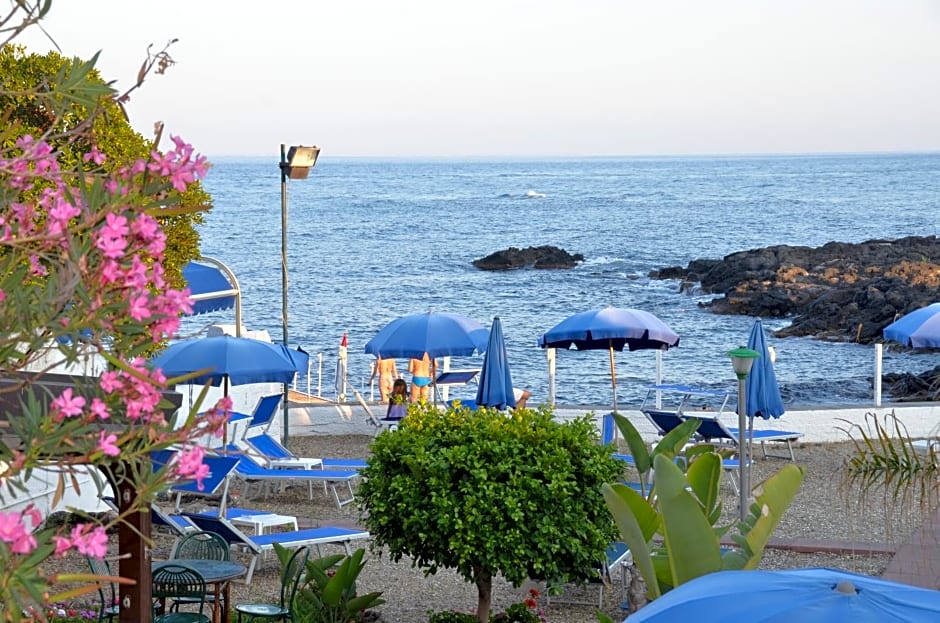 Kalos Hotel