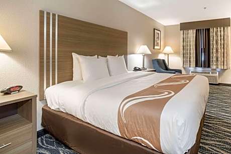 King Suite with Spa Bath - Non-Smoking