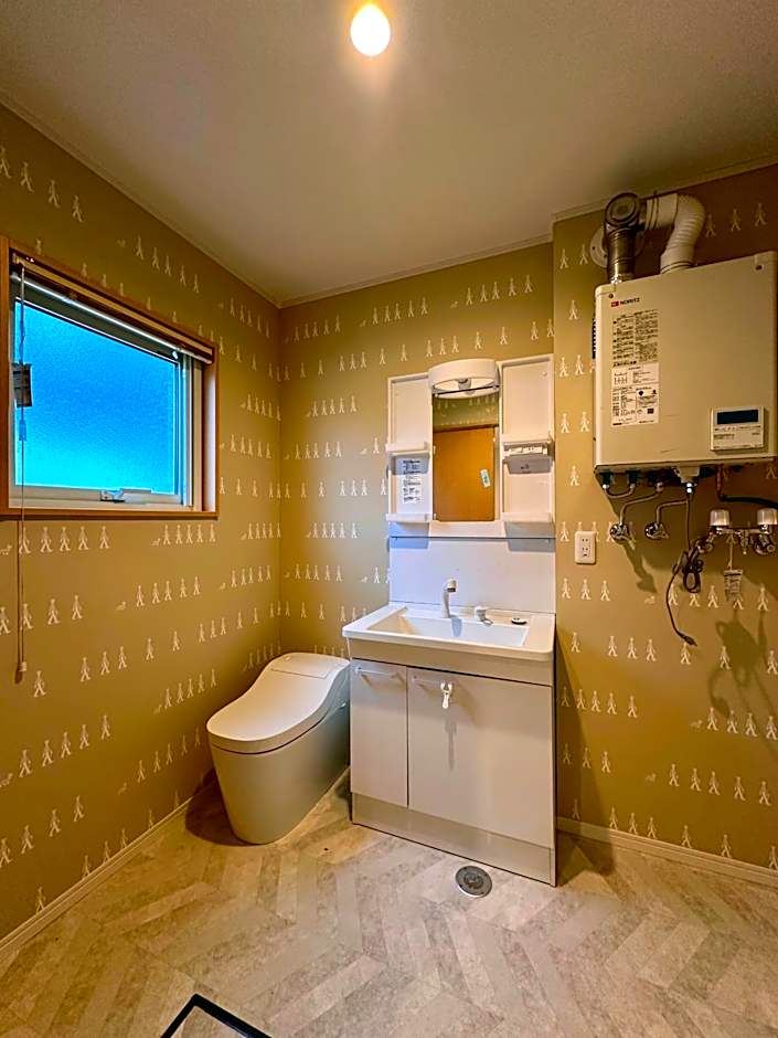 The Lobs 2, Rusutsu, Yotei view, 8 mins to Rusutsu