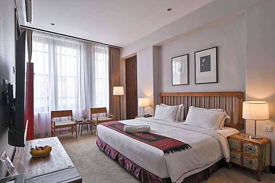 Photo 1 of 4 of Executive Suite