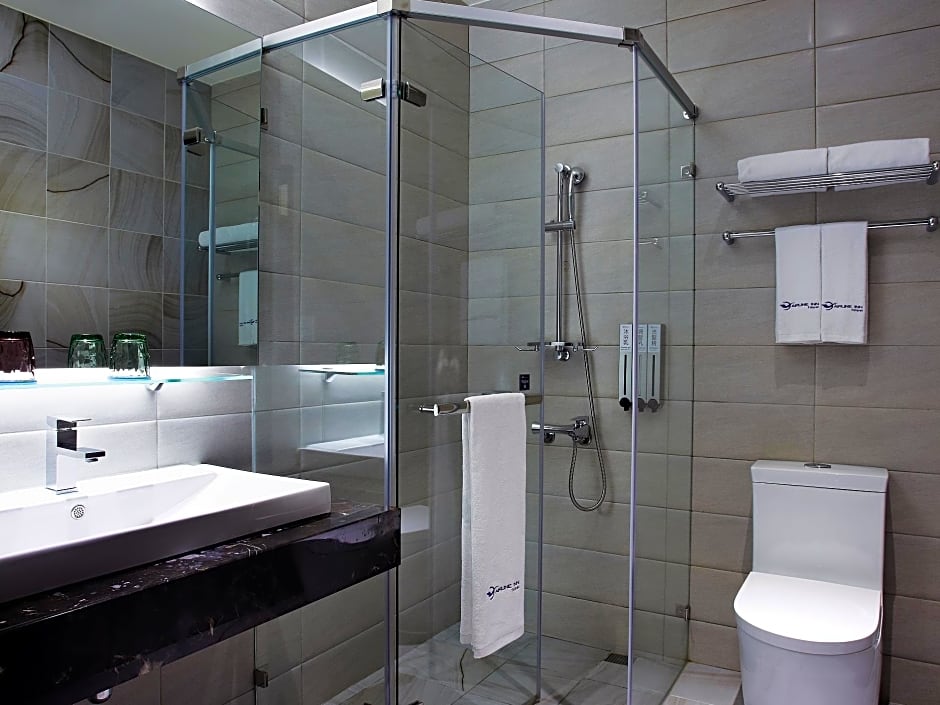 Airline Inn Taichung Green Park Way