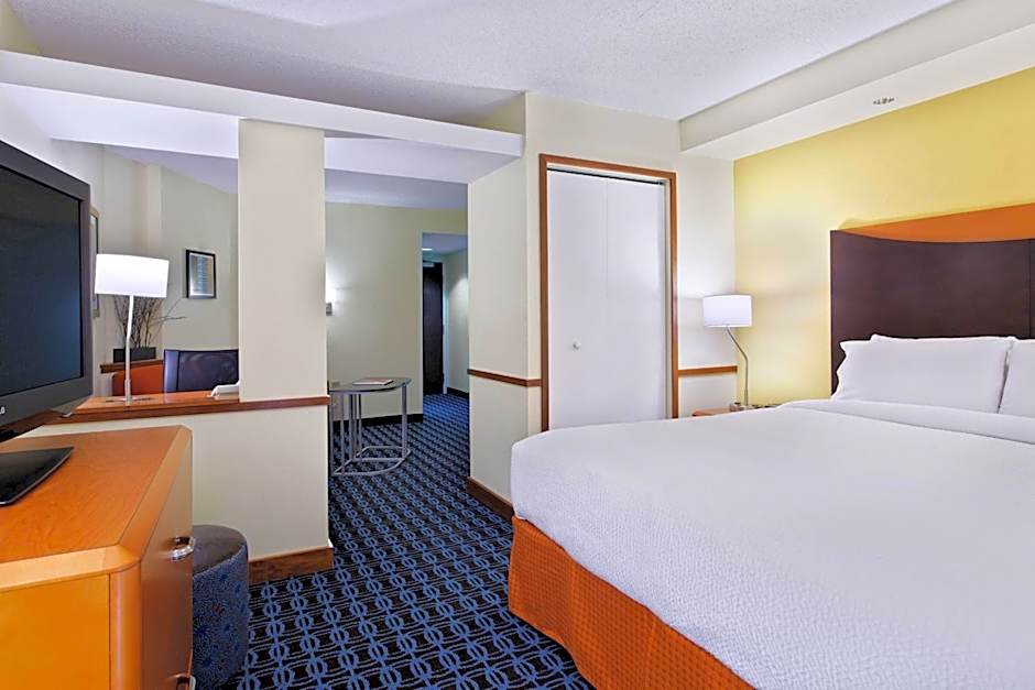 Fairfield Inn & Suites by Marriott Charlotte Arrowood