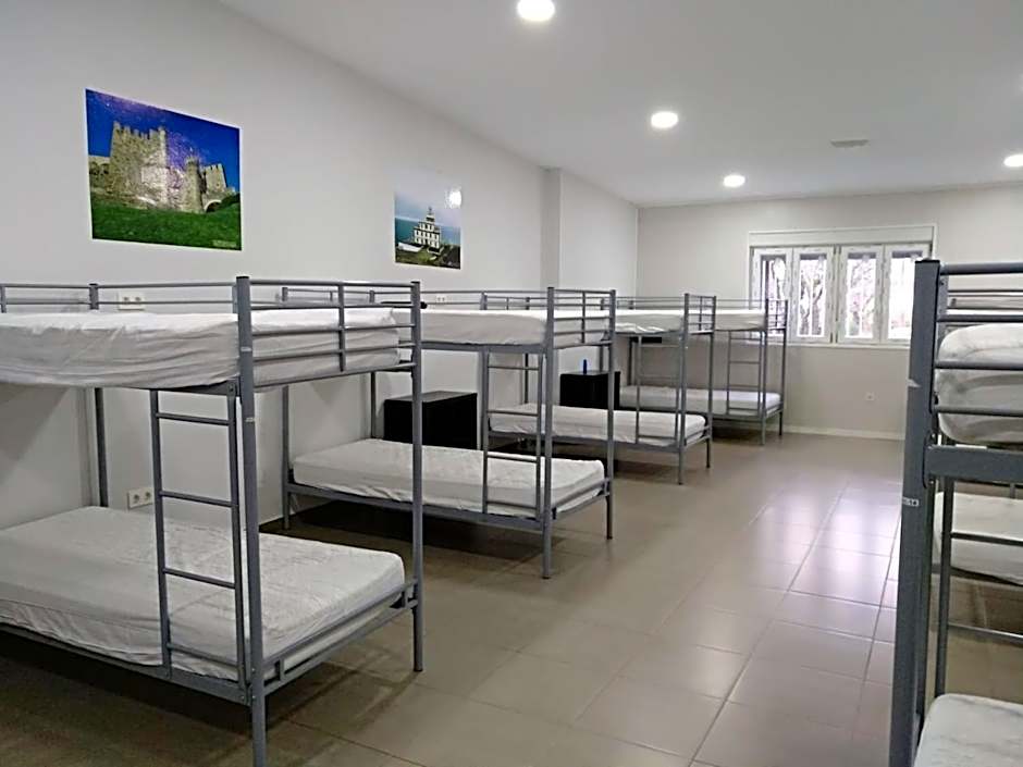 Albergue Barullo - Cubículos - Literas - Habitaciones